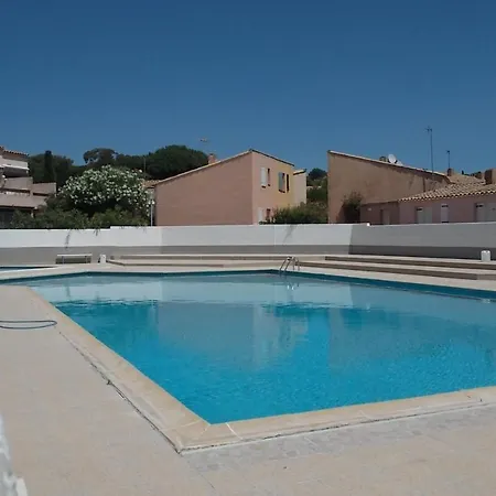 Charming In With Swimming Pool アグド